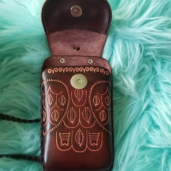 SOLD Leather Tooled Owl Case with Lanyard - Picture 5 of 7
